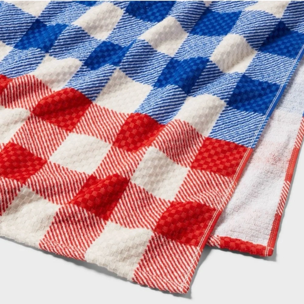 2 Pack Gingham Red White Blue Beach Towels Room Essentials 36 x 72 New with Tag